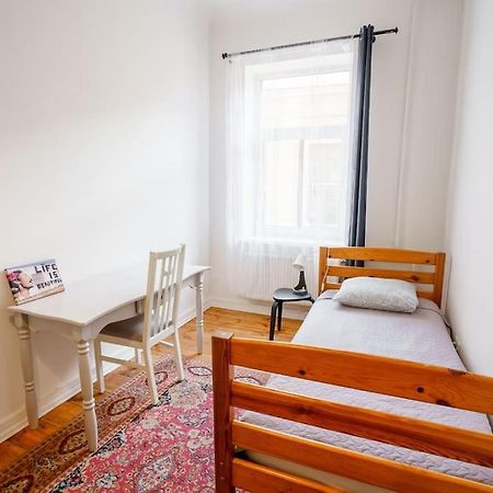 Two Bedroom Ausekla Apartment Liepāja Esterno foto