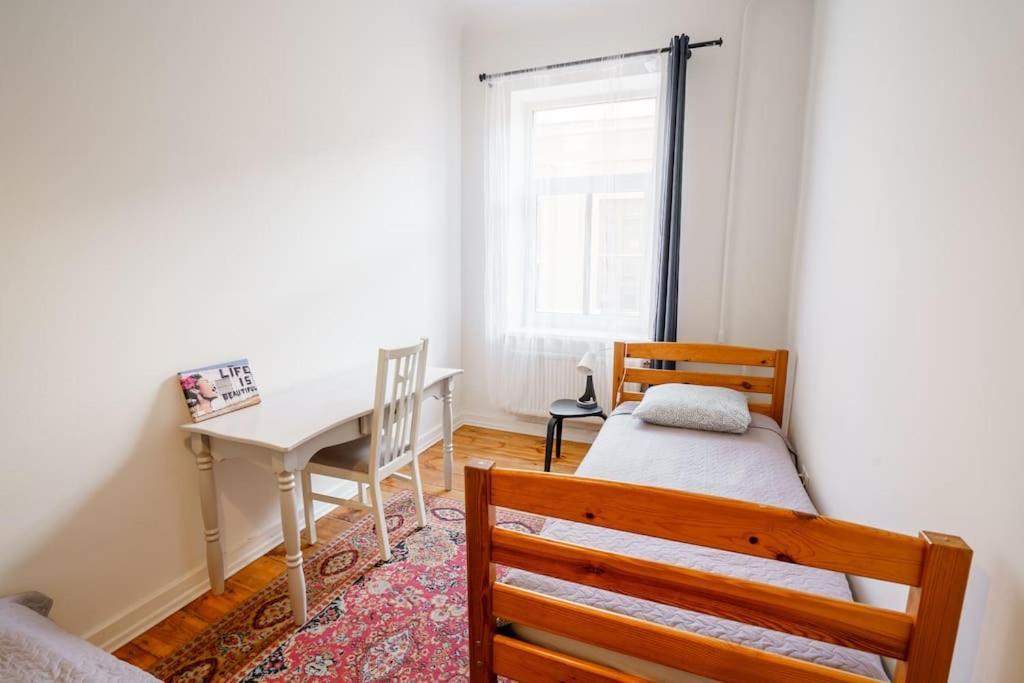 Two Bedroom Ausekla Apartment Liepāja Esterno foto